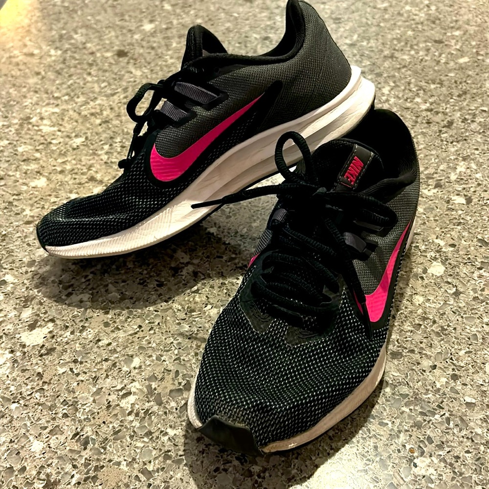 Nike Downshifter Size 7.5 Running Shoe Barely worn!